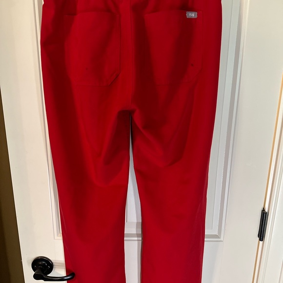 FIGS Technical - Livingston Scrub Pant ***POP RED!*** - Picture 5 of 8